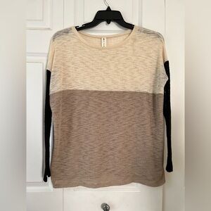 Vanilla Bay color block lightweight knitted sweater.